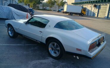 Pontiac-Firebird-1977-Coupe-3