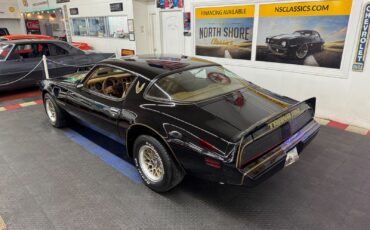 Pontiac-Firebird-1979-3