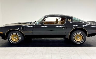 Pontiac-Firebird-1981-Coupe-1