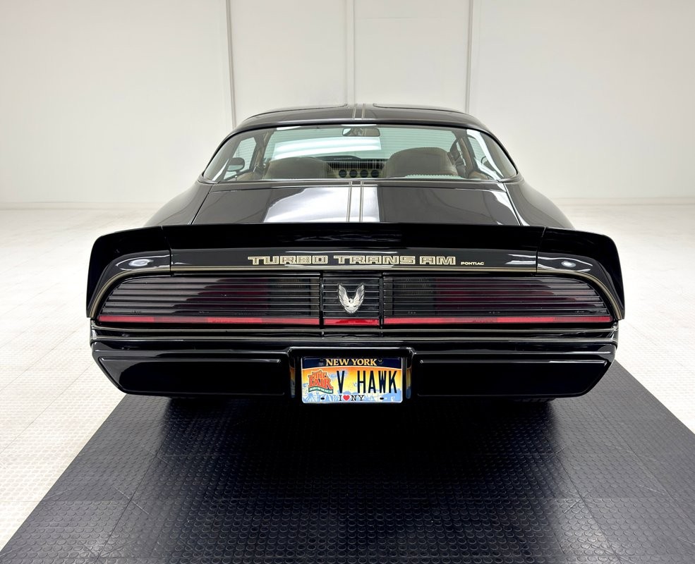 Pontiac-Firebird-1981-Coupe-3