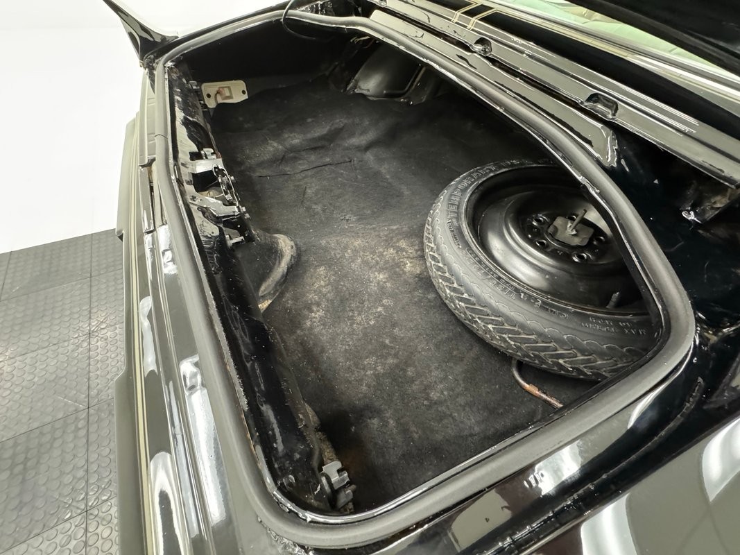 Pontiac-Firebird-1981-Coupe-33