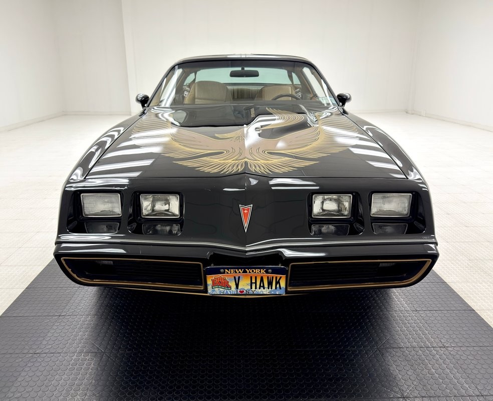 Pontiac-Firebird-1981-Coupe-7