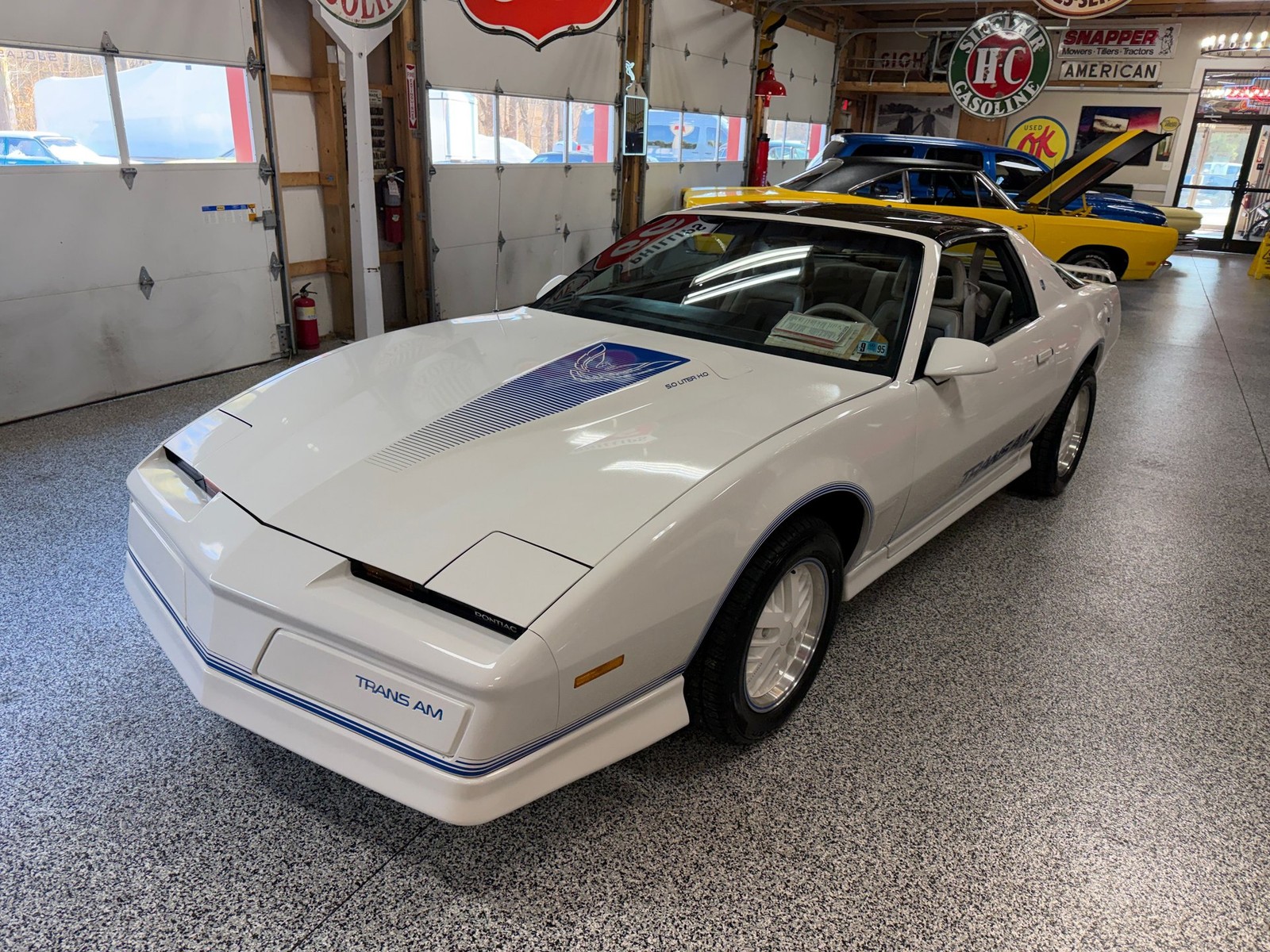 Pontiac-Firebird-1984-Coupe-1