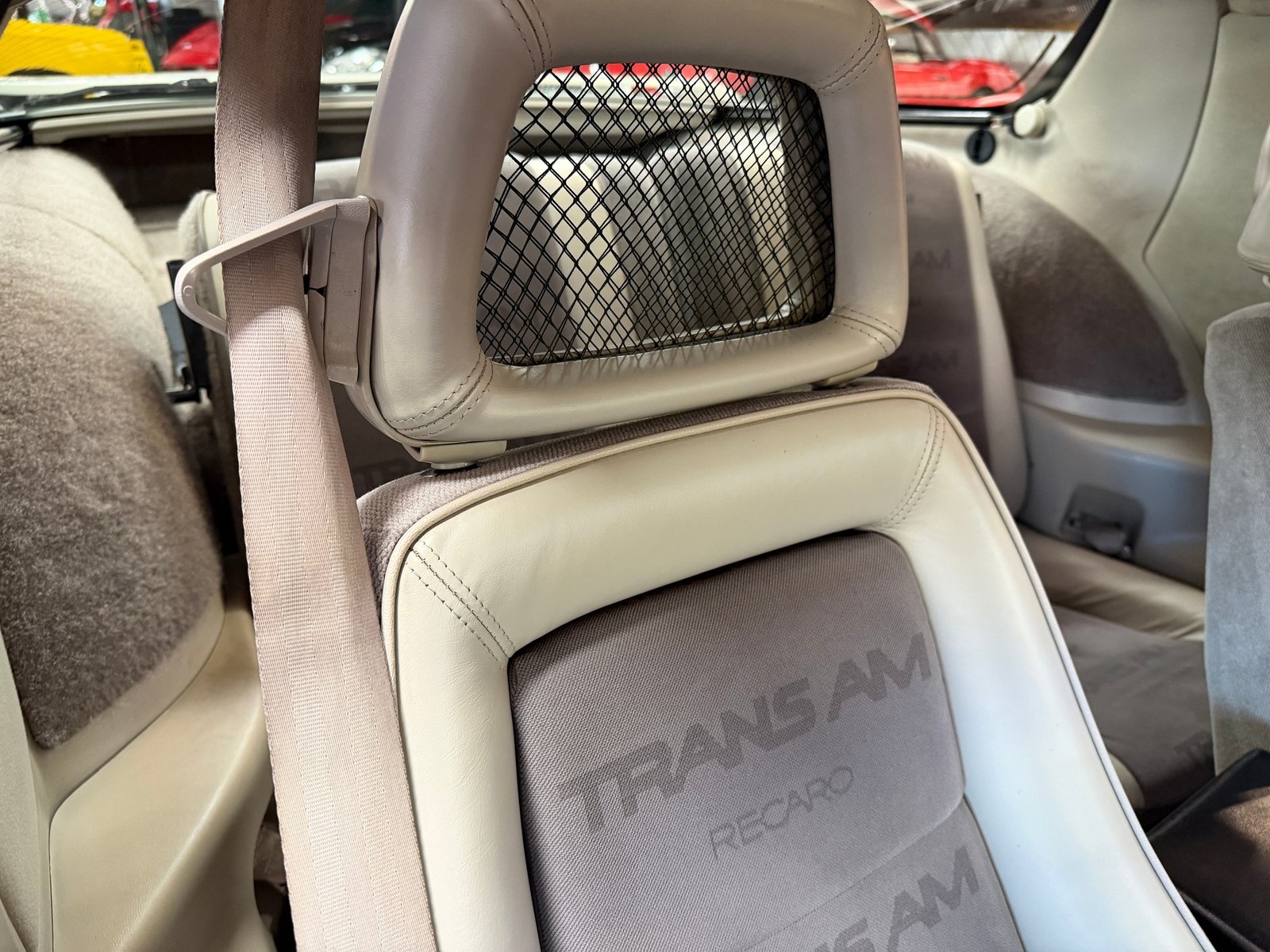 Pontiac-Firebird-1984-Coupe-11