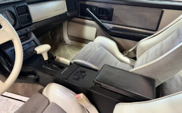 Pontiac-Firebird-1984-Coupe-15