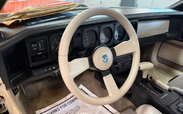 Pontiac-Firebird-1984-Coupe-16