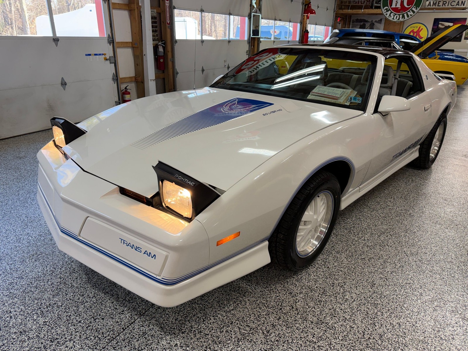 Pontiac-Firebird-1984-Coupe-24