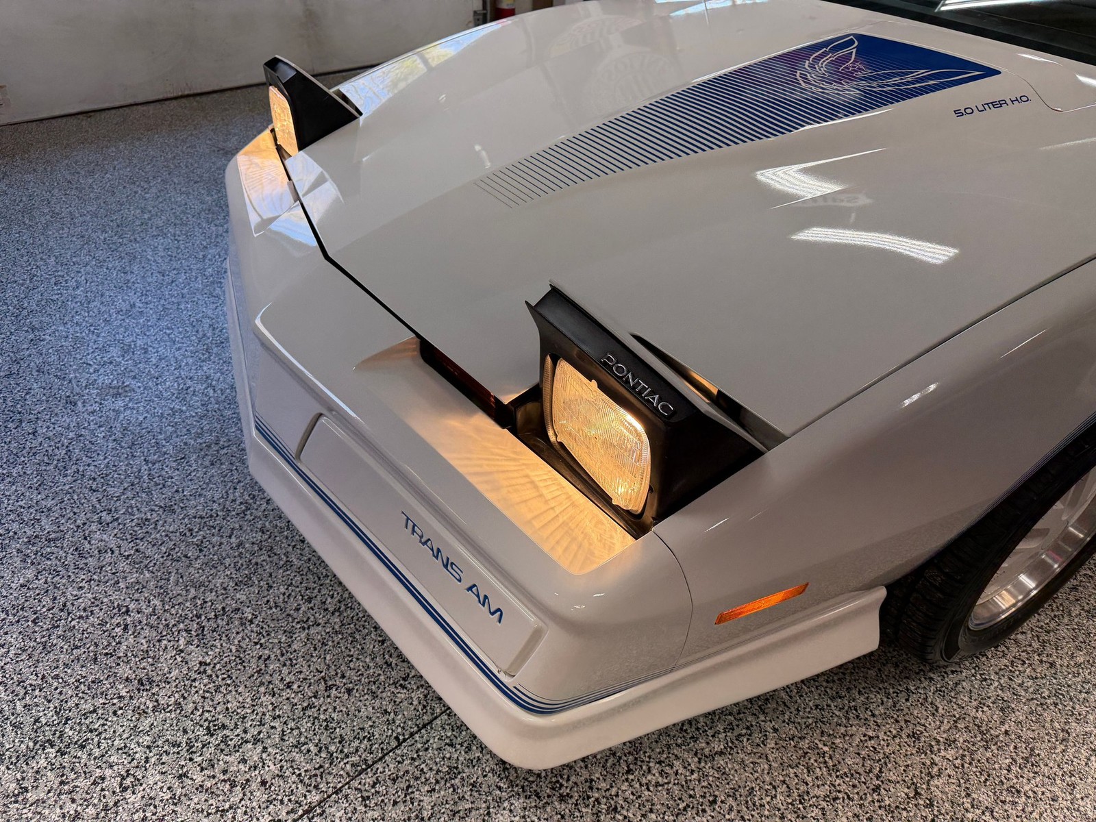 Pontiac-Firebird-1984-Coupe-25