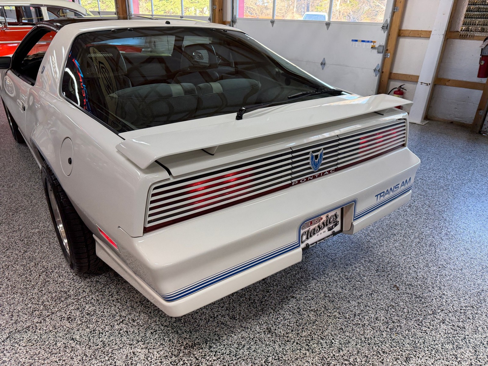 Pontiac-Firebird-1984-Coupe-33