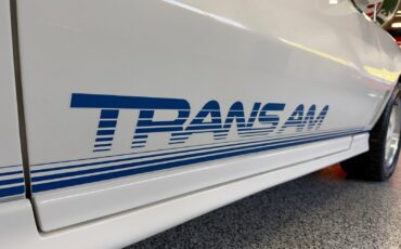 Pontiac-Firebird-1984-Coupe-34