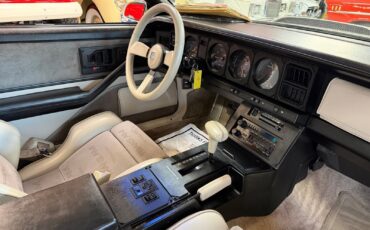 Pontiac-Firebird-1984-Coupe-8