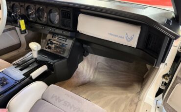 Pontiac-Firebird-1984-Coupe-9