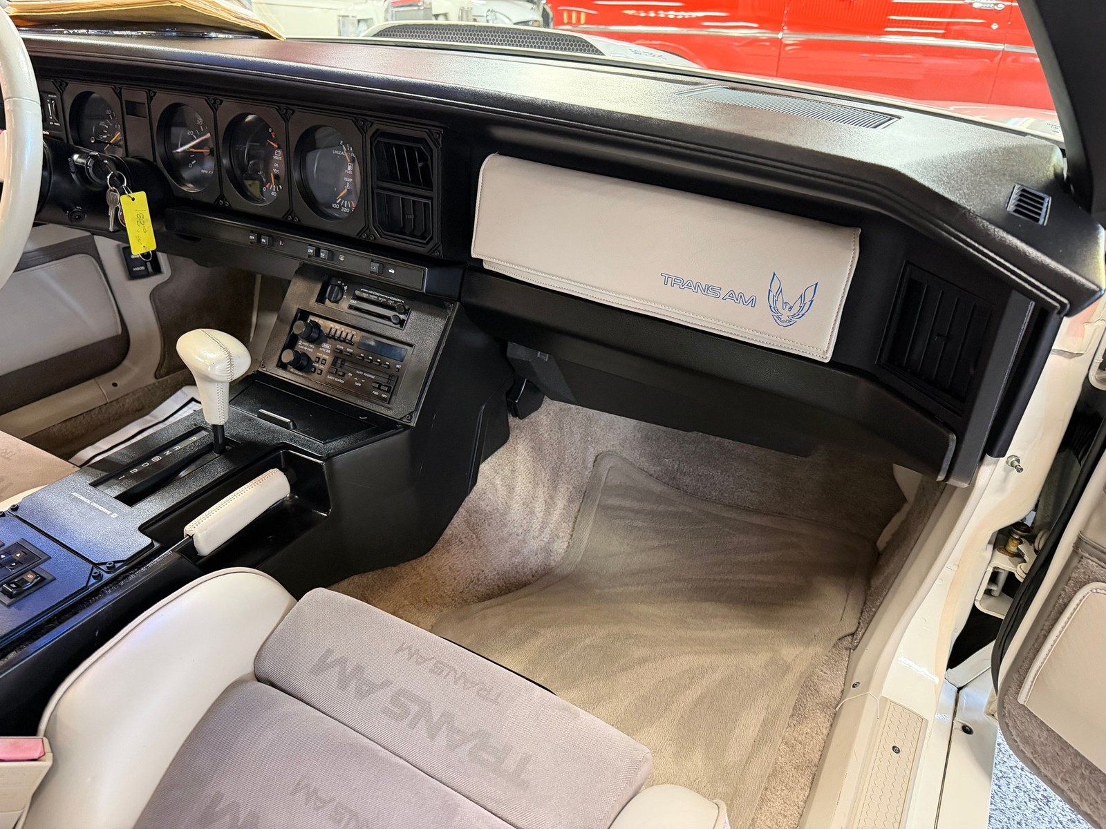 Pontiac-Firebird-1984-Coupe-9