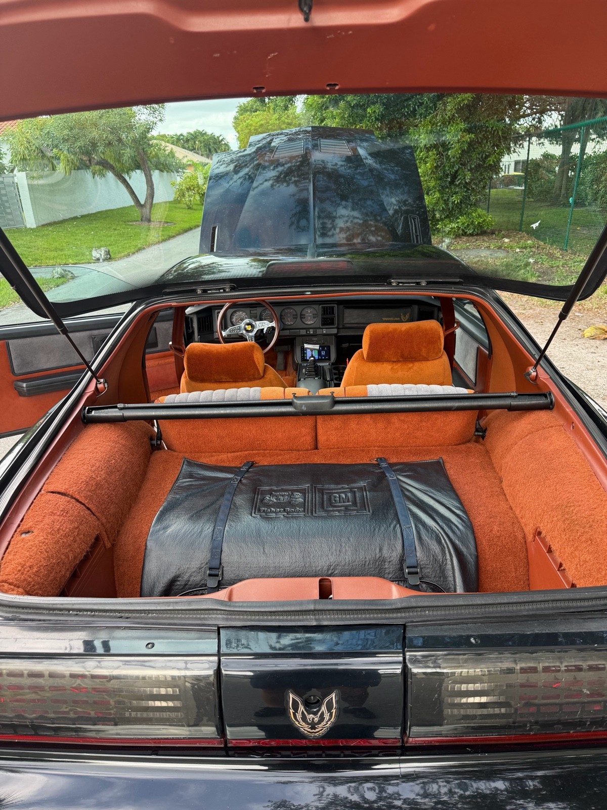 Pontiac-Firebird-1985-14