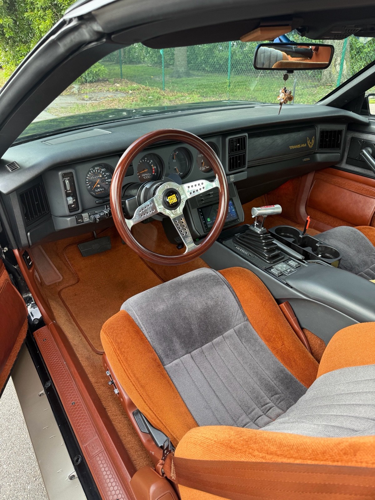 Pontiac-Firebird-1985-7