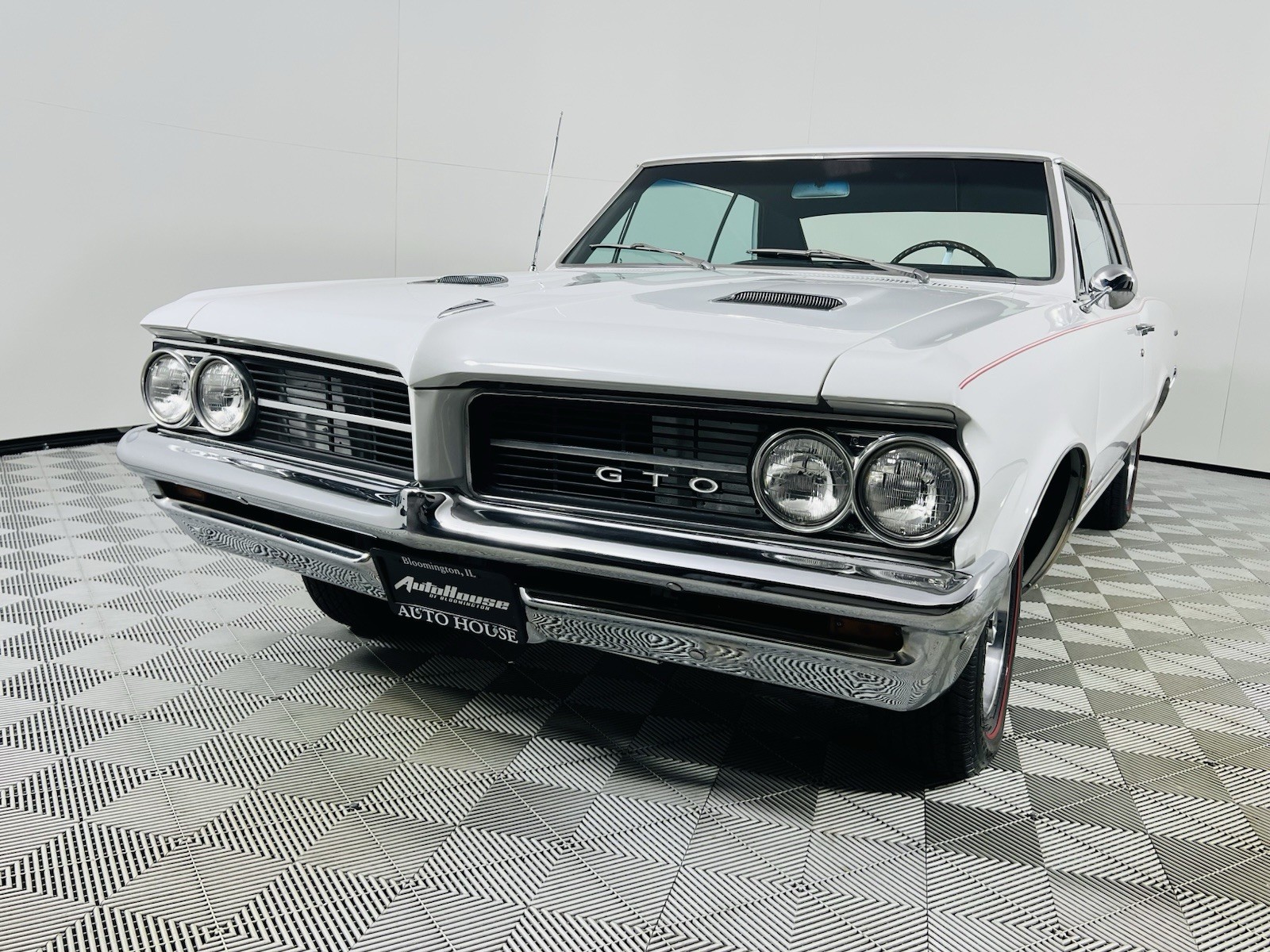 Pontiac-GTO-1964-Coupe-10