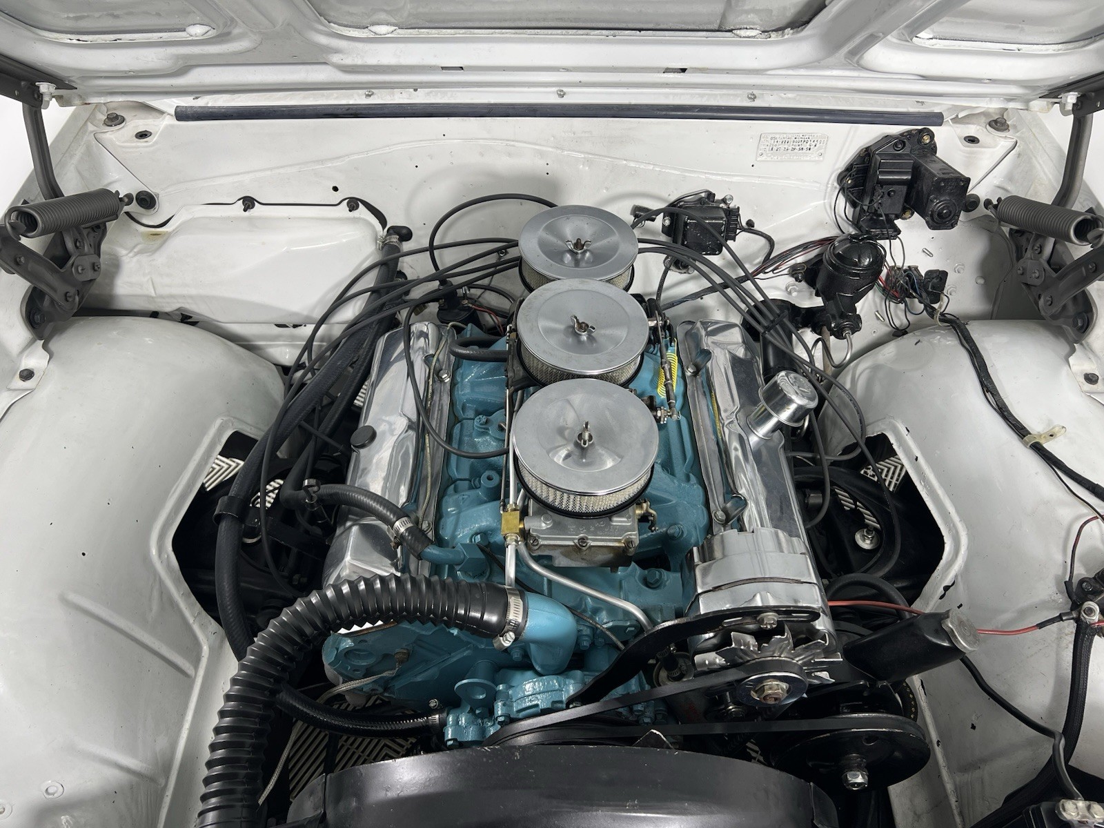 Pontiac-GTO-1964-Coupe-16