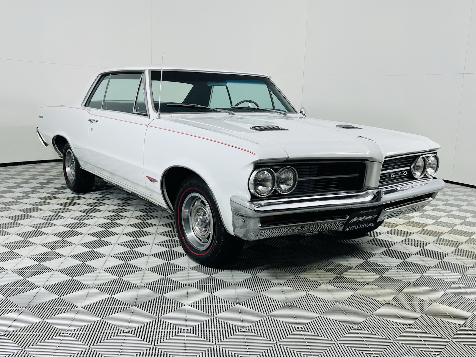 Pontiac-GTO-1964-Coupe-2