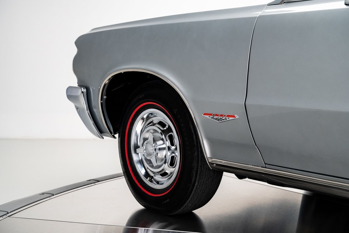 Pontiac-GTO-1964-Sedan-14