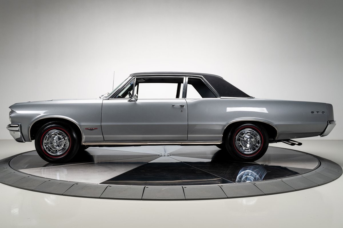 Pontiac-GTO-1964-Sedan-15