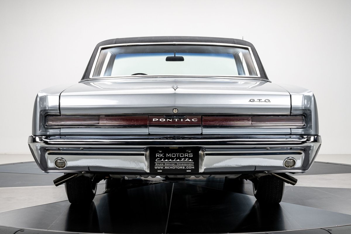 Pontiac-GTO-1964-Sedan-17