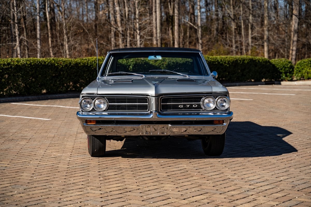 Pontiac-GTO-1964-Sedan-17