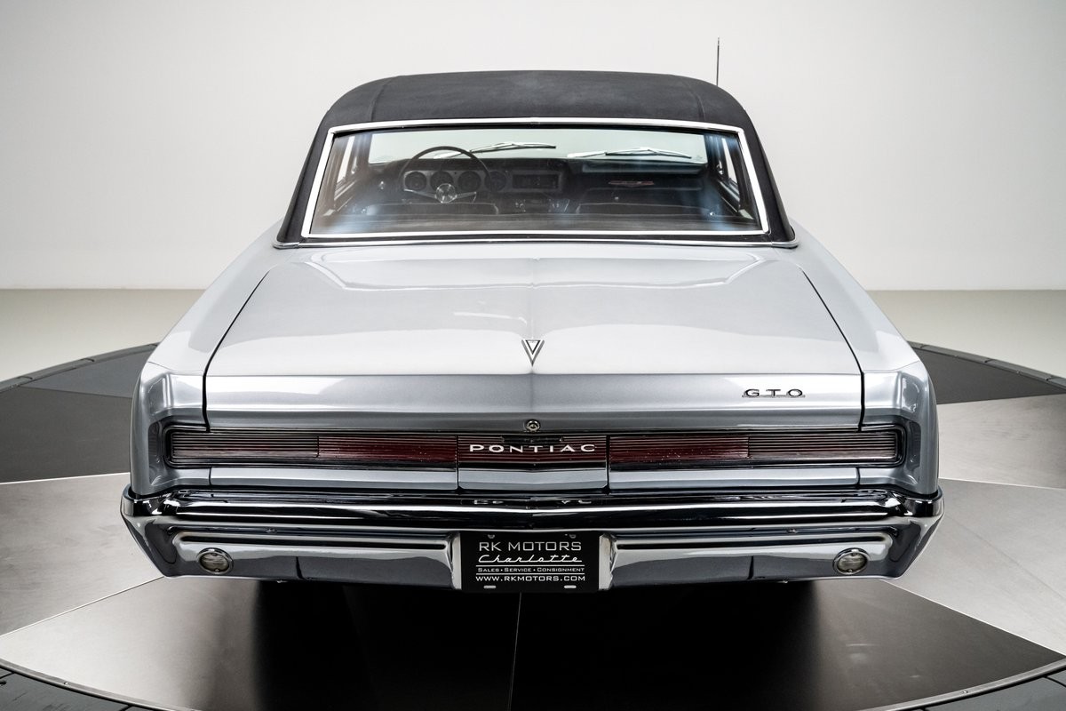 Pontiac-GTO-1964-Sedan-18