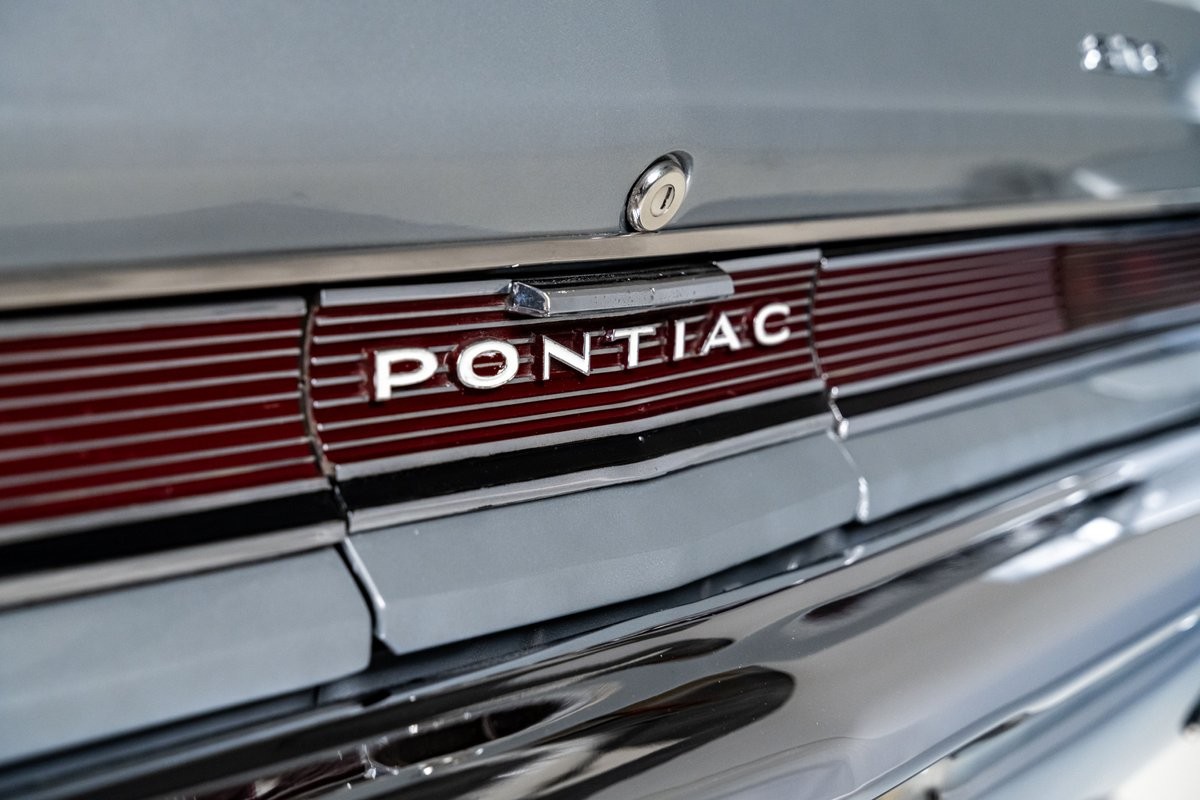 Pontiac-GTO-1964-Sedan-23