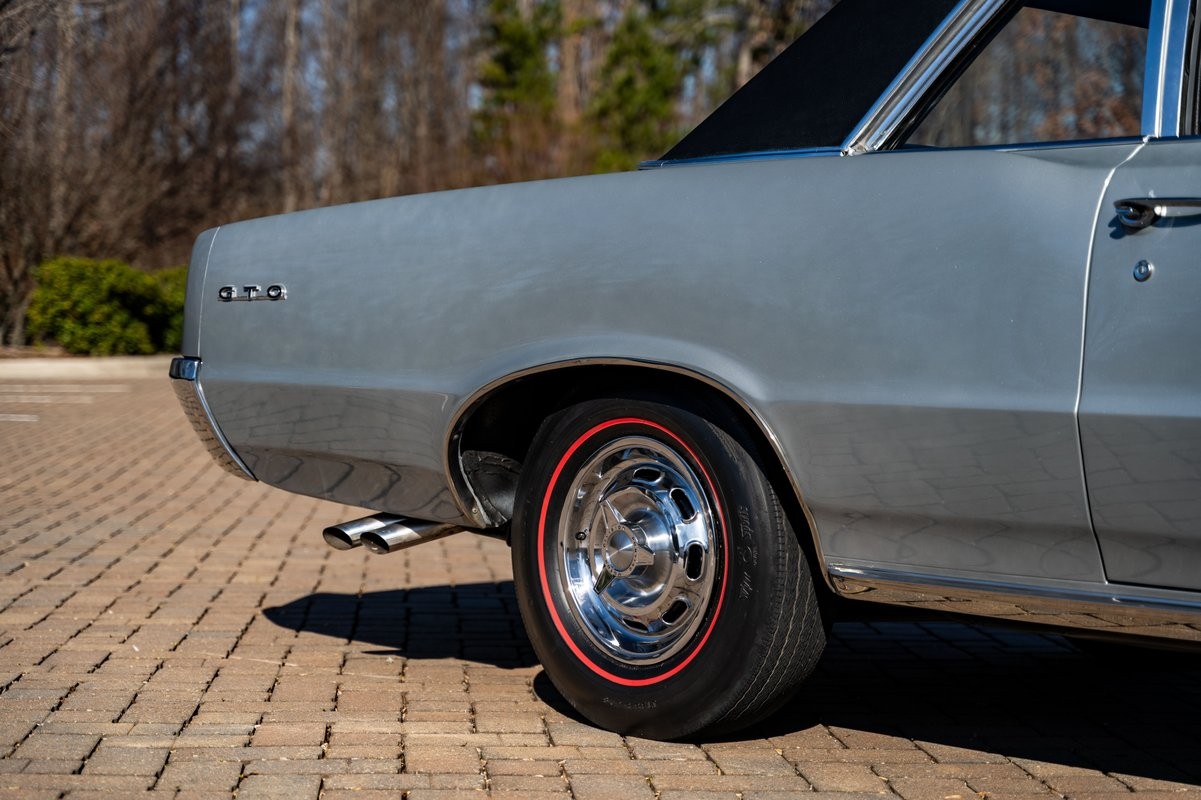 Pontiac-GTO-1964-Sedan-24