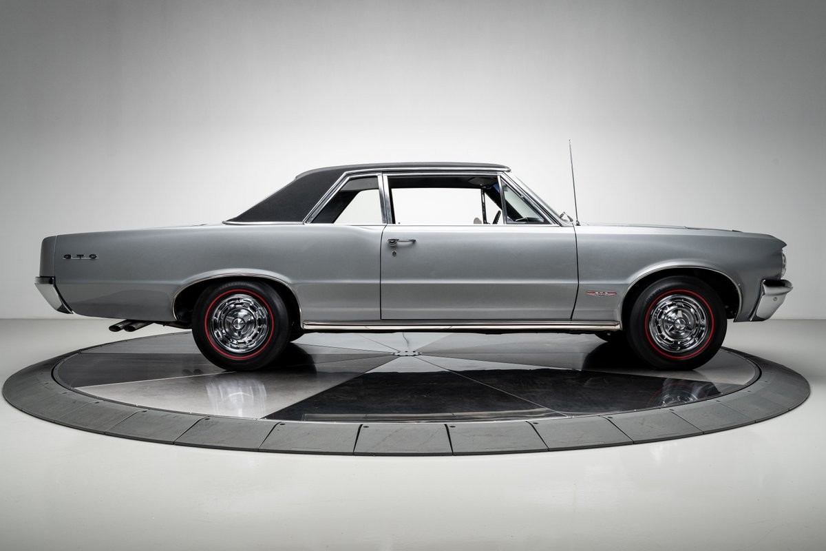 Pontiac-GTO-1964-Sedan-27