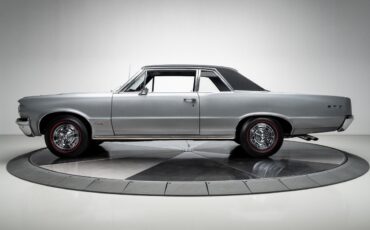 Pontiac-GTO-1964-Sedan-28