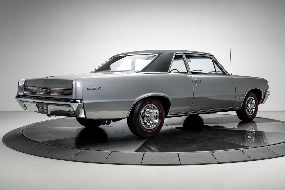 Pontiac-GTO-1964-Sedan-29