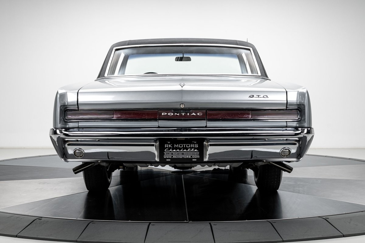 Pontiac-GTO-1964-Sedan-30