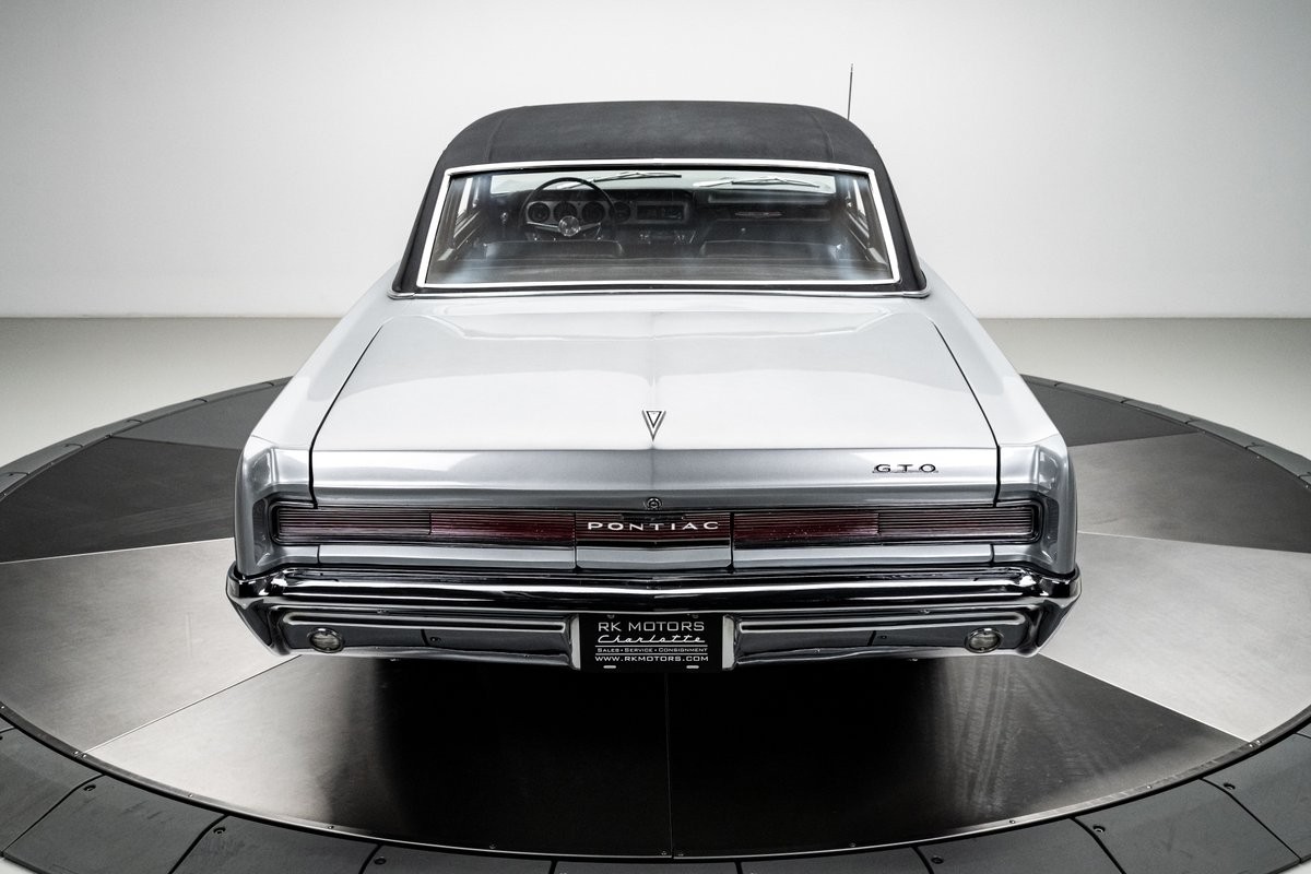 Pontiac-GTO-1964-Sedan-31