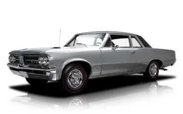 Pontiac-GTO-1964-Sedan