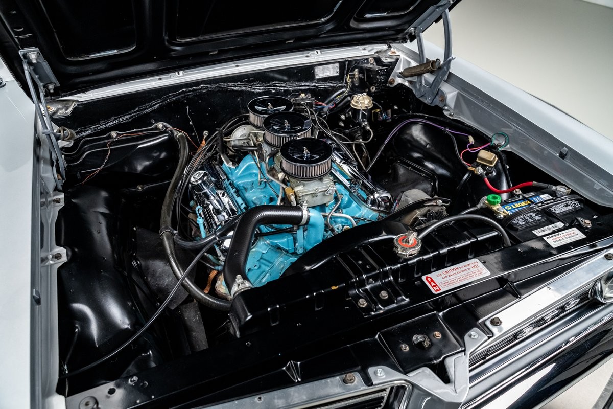 Pontiac-GTO-1964-Sedan-39