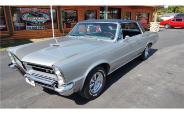 Pontiac-GTO-1965-2-door-coupe-1
