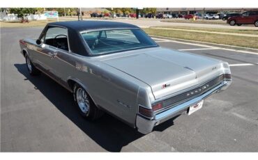 Pontiac-GTO-1965-2-door-coupe-11