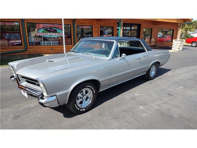 Pontiac-GTO-1965-2-door-coupe-2