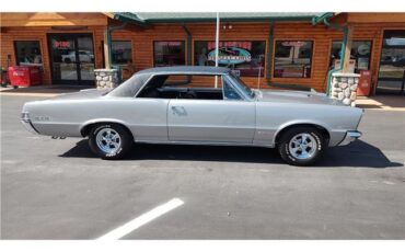 Pontiac-GTO-1965-2-door-coupe-20