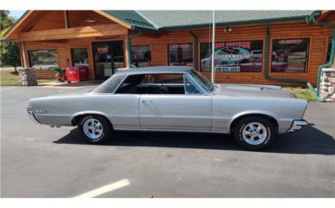Pontiac-GTO-1965-2-door-coupe-23