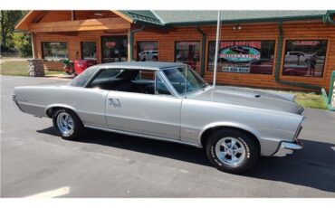 Pontiac-GTO-1965-2-door-coupe-24