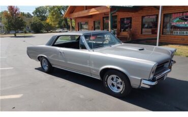 Pontiac-GTO-1965-2-door-coupe-26
