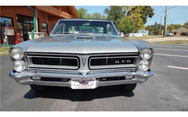 Pontiac-GTO-1965-2-door-coupe-28
