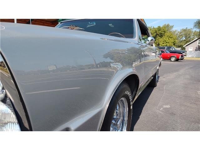 Pontiac-GTO-1965-2-door-coupe-30