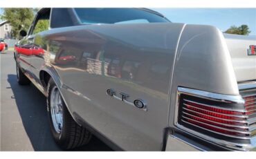 Pontiac-GTO-1965-2-door-coupe-32