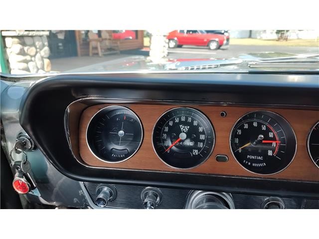 Pontiac-GTO-1965-2-door-coupe-34