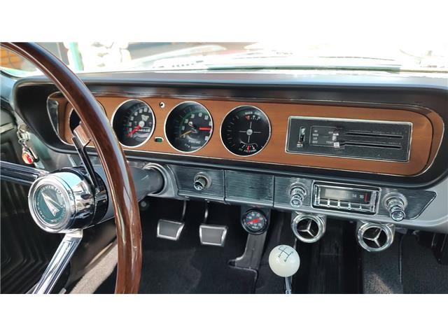 Pontiac-GTO-1965-2-door-coupe-36