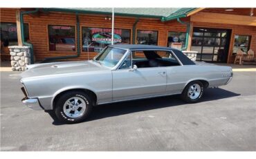 Pontiac-GTO-1965-2-door-coupe-4