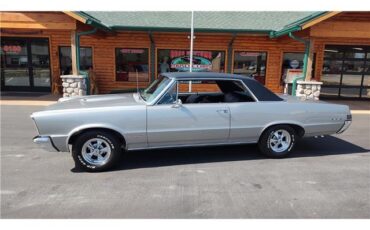 Pontiac-GTO-1965-2-door-coupe-5